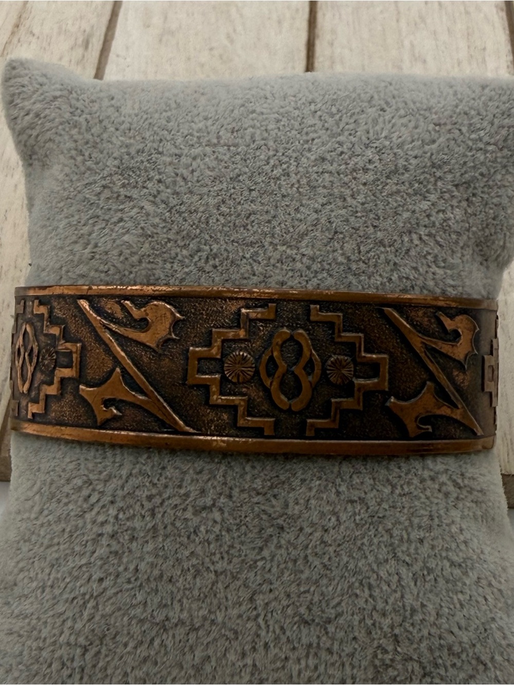 Vintage handcrafted Embossed Copper Cuff Bracelet - Brown Copper